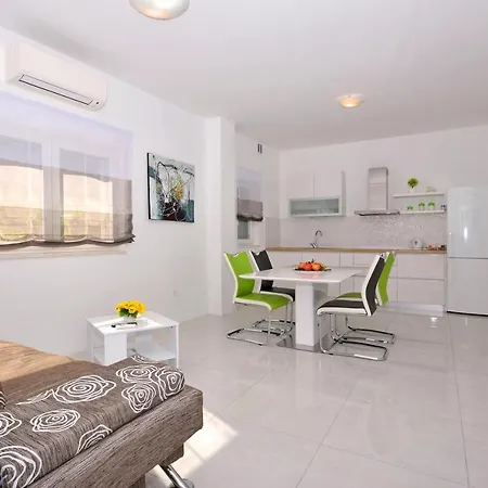 Seas The Day Apartments Podstrana Exterior photo