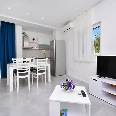 Seas The Day Apartments Podstrana Exterior photo